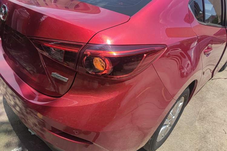Used Mazda 3 Axela 2017 Sedan 1.5L Automatic Luxury Model Emission Standard China V Right Rear Taillight