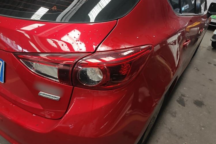 Used Mazda 3 Axela 2017 Hatchback 1.5L Automatic Luxury Model Emission Standard China V Right Rear Taillight