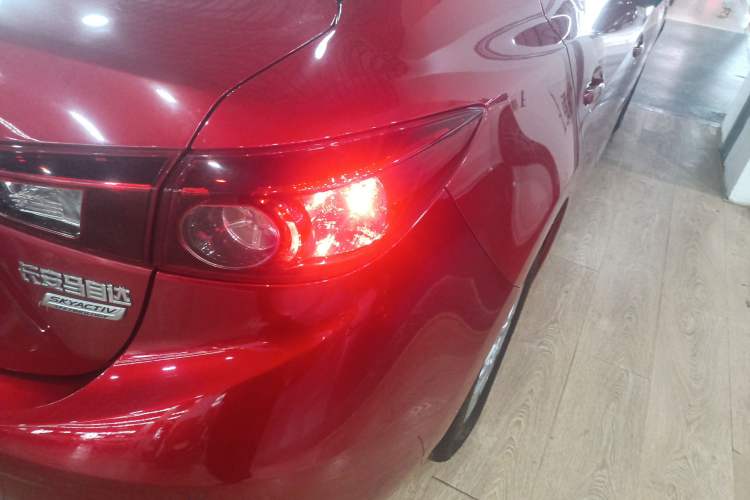 Used Mazda 3 Axela 2017 Sedan 1.5L Automatic Comfort Model Emission Standard China V Right Rear Taillight