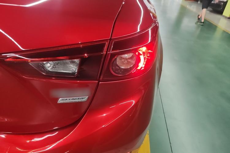 Used Mazda 3 Axela 2017 Sedan 1.5L Automatic Comfort Model Emission Standard China V Right Rear Taillight