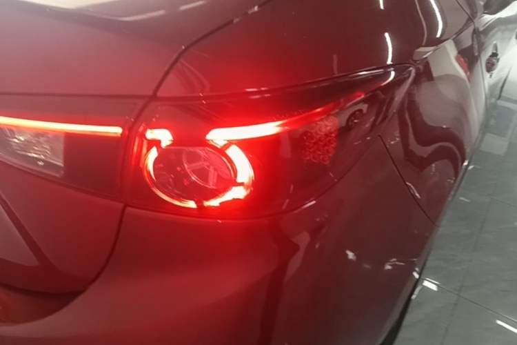 Used Mazda 3 Axela 2017 Sedan 1.5L Automatic Luxury Model Emission Standard China V Right Rear Taillight