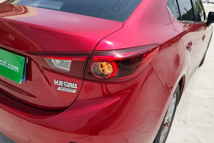 Used Mazda 3 Axela 2017 Sedan 1.5L Automatic Luxury Model Emission Standard China V Right Rear Taillight