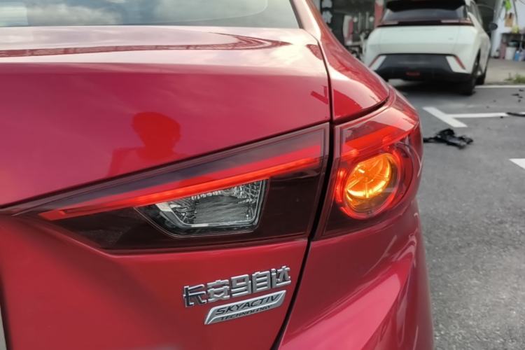 Used Mazda 3 Axela 2017 Sedan 1.5L Automatic Luxury Model Emission Standard China V Right Rear Taillight