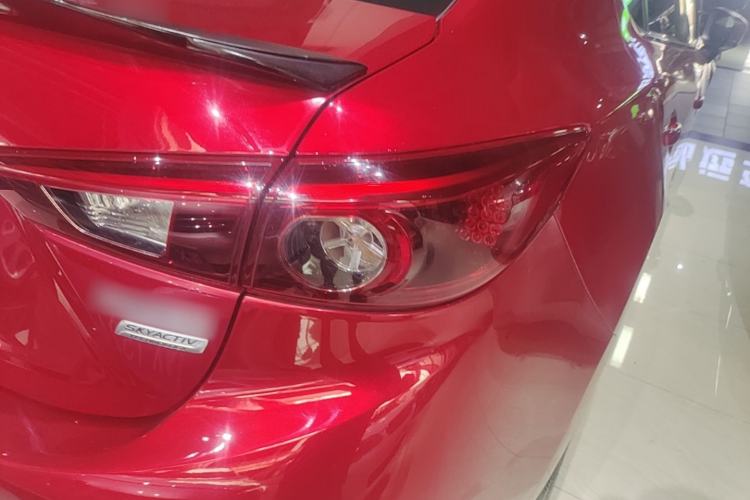 Used Mazda 3 Axela 2017 Sedan 1.5L Automatic Luxury Model Emission Standard China V Right Rear Taillight