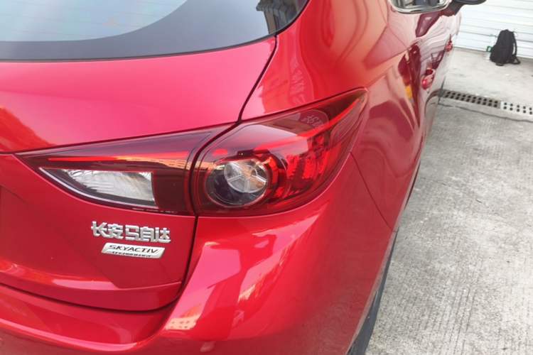 Used Mazda 3 Axela 2017 Hatchback 1.5L Automatic Comfort Model Emission Standard China V Right Rear Taillight