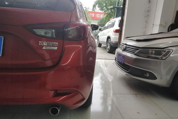 Used Mazda 3 Axela 2017 Hatchback 2.0L Automatic Sport Model China V Emission Standard Right Rear Taillight