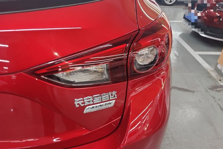 Used Mazda 3 Axela 2017 Hatchback 2.0L Automatic Luxury Model Emission Standard China V Right Rear Taillight