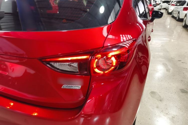 Used Mazda 3 Axela 2017 Hatchback 2.0L Automatic Sport Model China V Emission Standard Right Rear Taillight