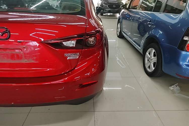 Used Mazda 3 Axela 2017 Sedan 1.5L Automatic Comfort Model Emission Standard China V Right Rear Taillight