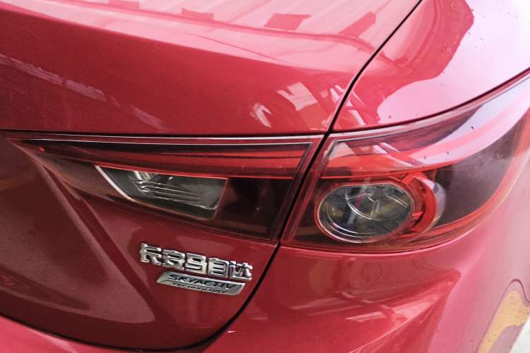 Used Mazda 3 Axela 2017 Sedan 1.5L Automatic Luxury Model Emission Standard China V Right Rear Taillight
