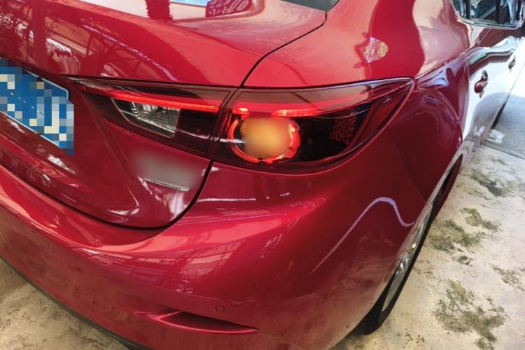 Used Mazda 3 Axela 2017 Sedan 1.5L Automatic Luxury Model Emission Standard China V Right Rear Taillight
