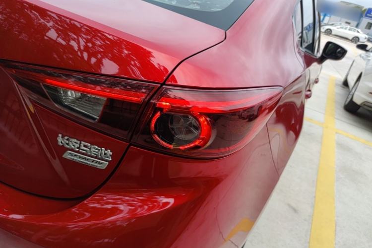 Used Mazda 3 Axela 2017 Sedan 1.5L Automatic Luxury Model Emission Standard China V Right Rear Taillight
