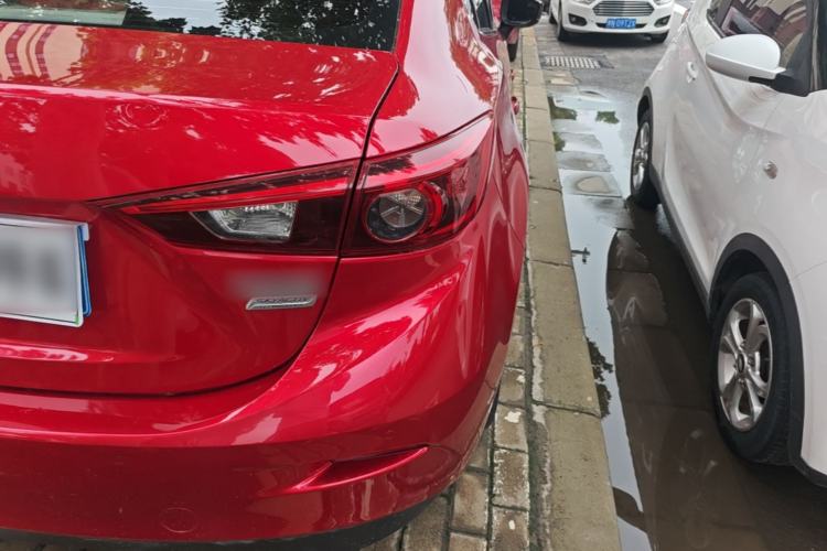 Used Mazda 3 Axela 2017 Sedan 1.5L Automatic Luxury Model Emission Standard China V Right Rear Taillight