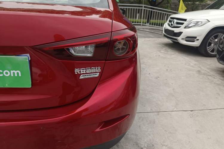 Used Mazda 3 Axela 2017 Sedan 1.5L Automatic Luxury Model Emission Standard China V Right Rear Taillight