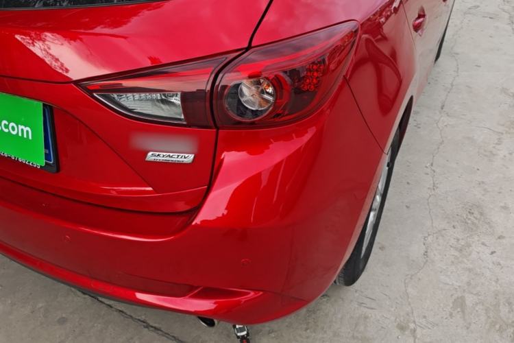 Used Mazda 3 Axela 2017 Hatchback 1.5L Automatic Luxury Model Emission Standard China V Right Rear Taillight