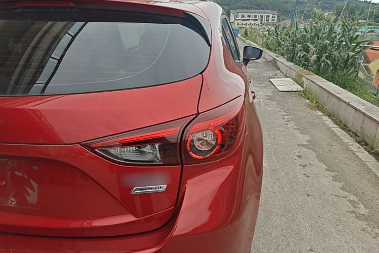 Used Mazda 3 Axela 2017 Hatchback 2.0L Automatic Sport Model China V Emission Standard Right Rear Taillight
