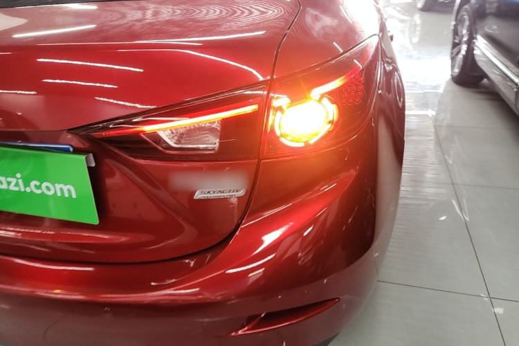 Used Mazda 3 Axela 2017 Sedan 1.5L Automatic Luxury Model Emission Standard China V Right Rear Taillight