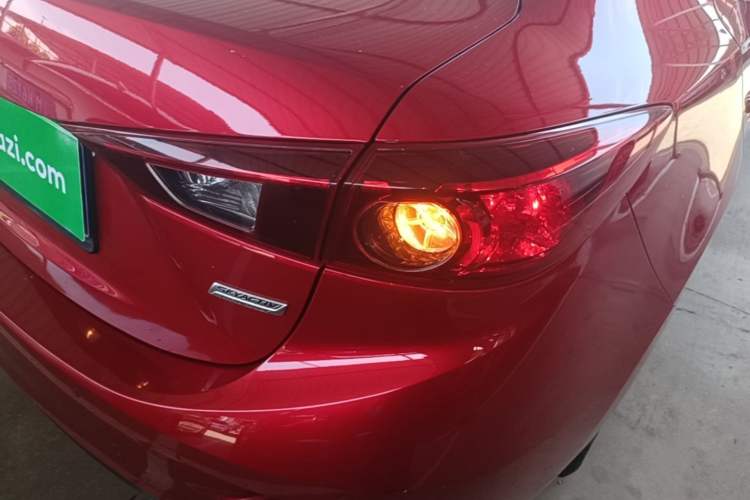 Used Mazda 3 Axela 2017 Sedan 1.5L Automatic Comfort Model Emission Standard China V Right Rear Taillight