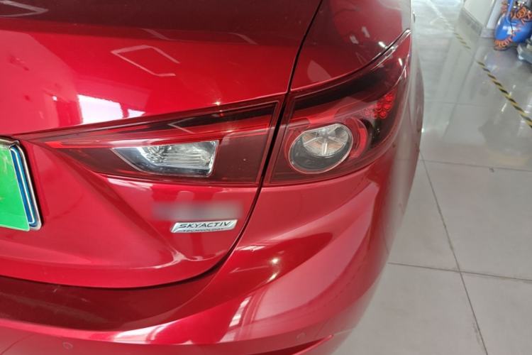 Used Mazda 3 Axela 2017 Sedan 1.5L Automatic Luxury Model Emission Standard China V Right Rear Taillight