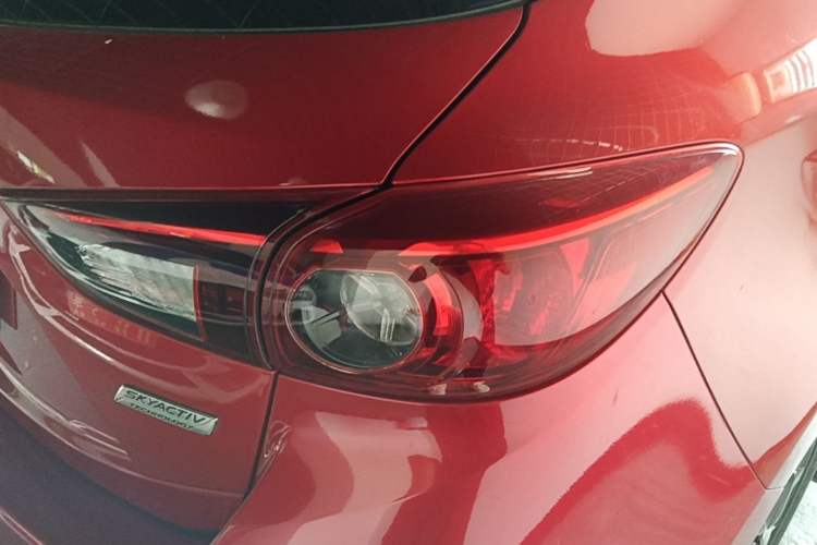 Used Mazda 3 Axela 2017 Hatchback 1.5L Automatic Comfort Model Emission Standard China V Right Rear Taillight