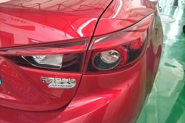 Used Mazda 3 Axela 2017 Sedan 1.5L Automatic Luxury Model Emission Standard China V Right Rear Taillight