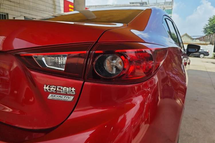 Used Mazda 3 Axela 2017 Sedan 1.5L Automatic Comfort Model Emission Standard China V Right Rear Taillight