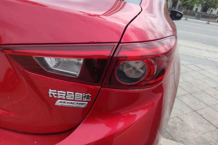 Used Mazda 3 Axela 2017 Sedan 1.5L Automatic Luxury Model Emission Standard China V Right Rear Taillight