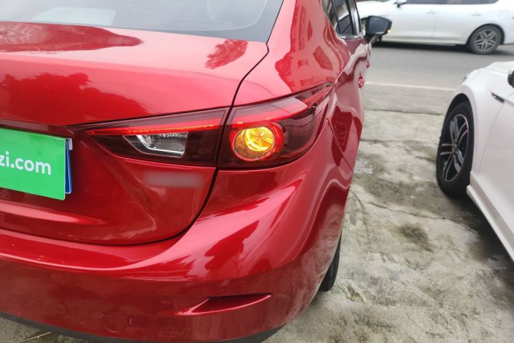 Used Mazda 3 Axela 2017 Sedan 1.5L Automatic Luxury Model China VI Standard Right Rear Taillight