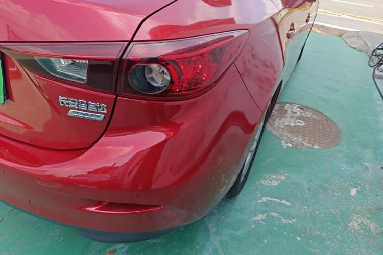 Used Mazda 3 Axela 2017 Sedan 1.5L Automatic Comfort Model Emission Standard China V Right Rear Taillight