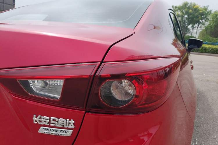Used Mazda 3 Axela 2017 Sedan 1.5L Automatic Comfort Model Emission Standard China V Right Rear Taillight