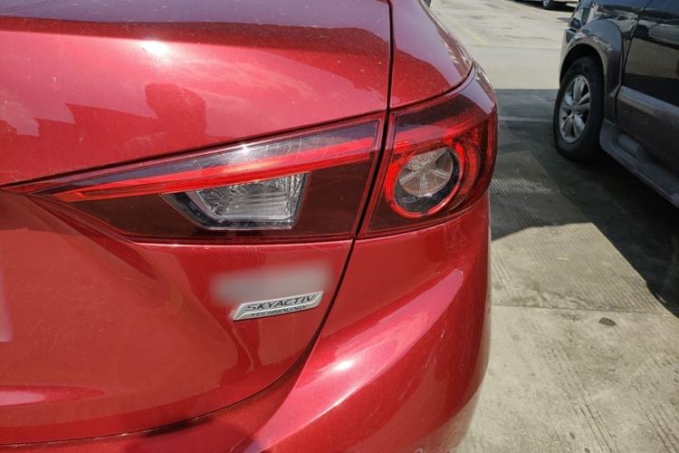 Used Mazda 3 Axela 2017 Sedan 1.5L Automatic Luxury Model Emission Standard China V Right Rear Taillight