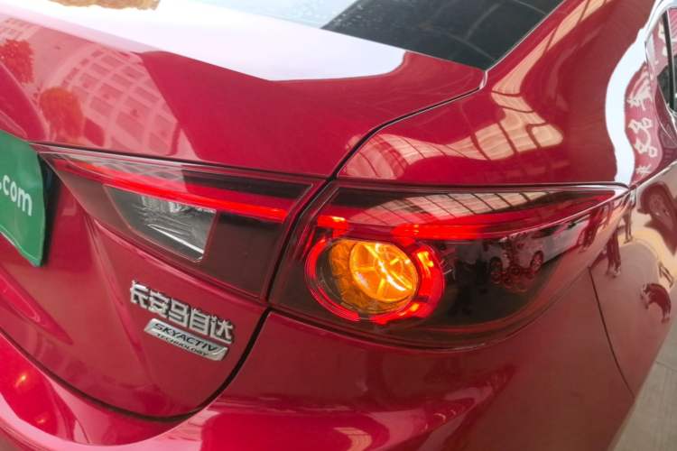 Used Mazda 3 Axela 2017 Sedan 1.5L Automatic Luxury Model Emission Standard China V Right Rear Taillight