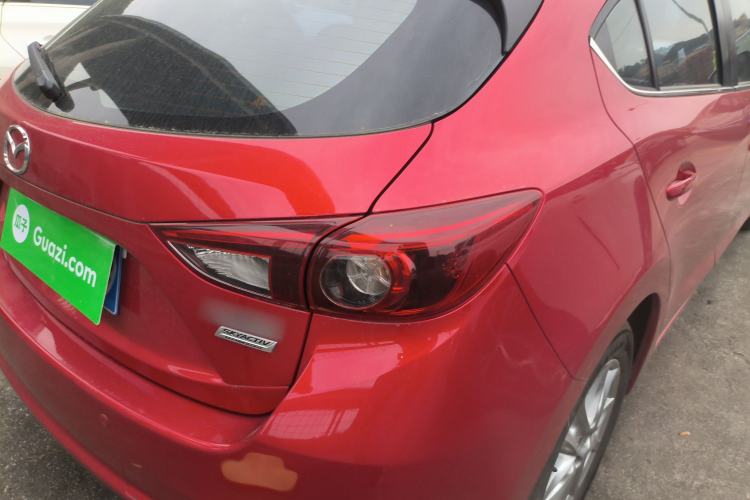 Used Mazda 3 Axela 2017 Hatchback 1.5L Automatic Luxury Model Emission Standard China V Right Rear Taillight