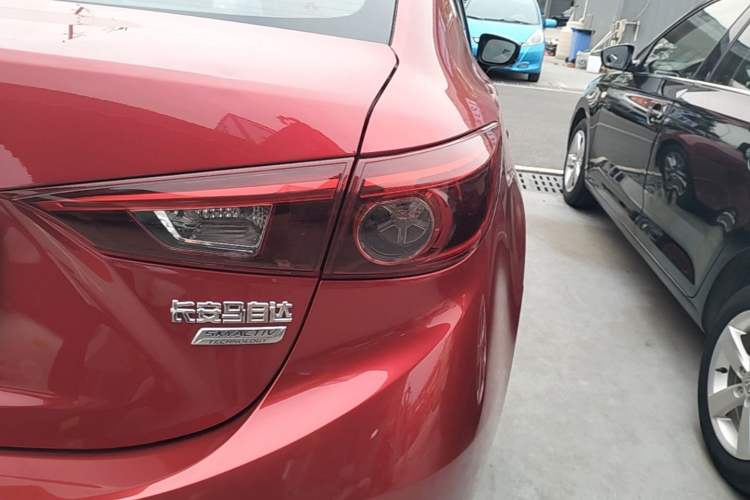 Used Mazda 3 Axela 2017 Sedan 1.5L Automatic Luxury Model Emission Standard China V Right Rear Taillight