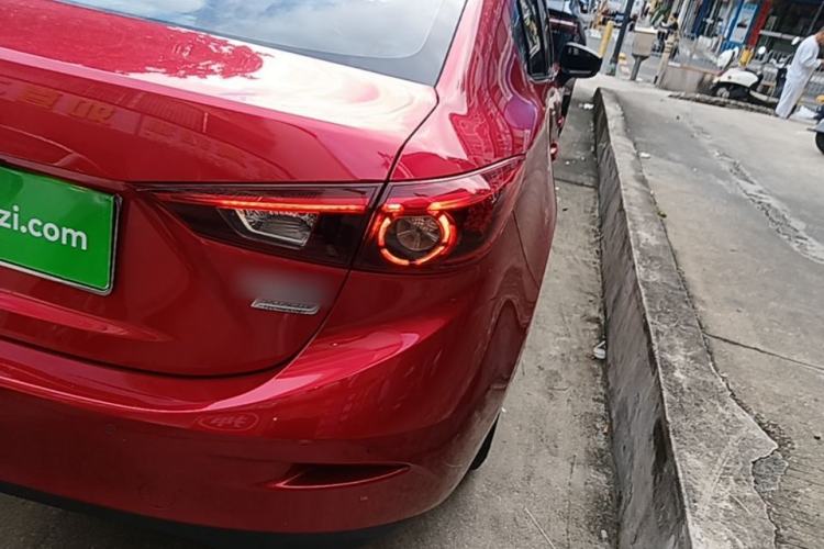 Used Mazda 3 Axela 2017 Sedan 1.5L Automatic Luxury Model China VI Standard Right Rear Taillight
