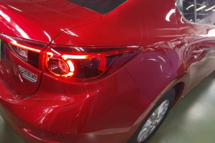 Used Mazda 3 Axela 2017 Sedan 1.5L Automatic Luxury Model Emission Standard China V Right Rear Taillight