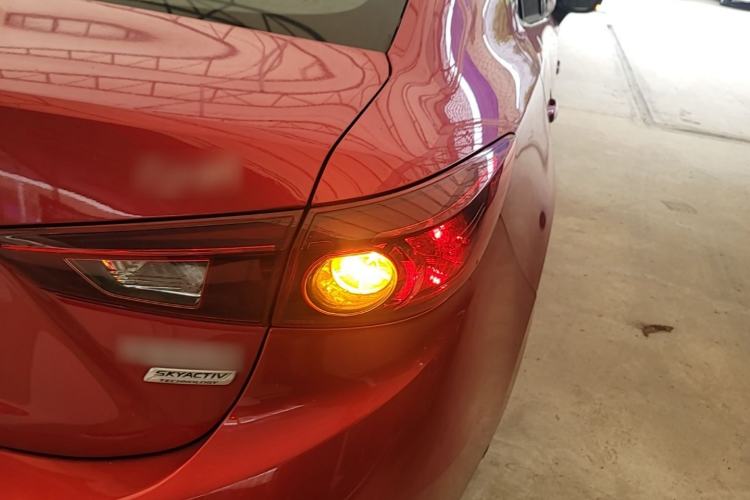 Used Mazda 3 Axela 2017 Sedan 1.5L Automatic Comfort Model Emission Standard China V Right Rear Taillight