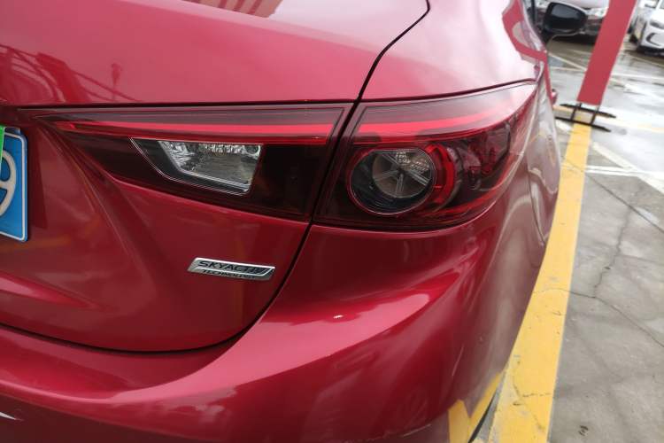 Used Mazda 3 Axela 2017 Sedan 1.5L Automatic Luxury Model Emission Standard China V Right Rear Taillight