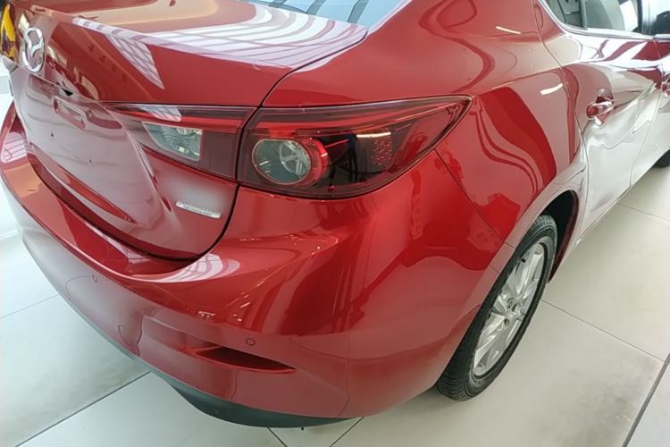 Used Mazda 3 Axela 2017 Sedan 1.5L Automatic Luxury Model Emission Standard China V Right Rear Taillight