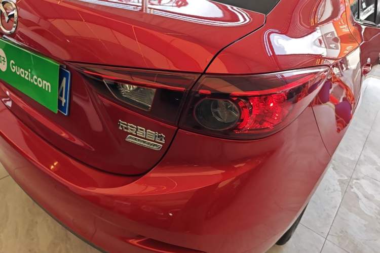 Used Mazda 3 Axela 2017 Sedan 1.5L Automatic Comfort Model China VI Standard Right Rear Taillight