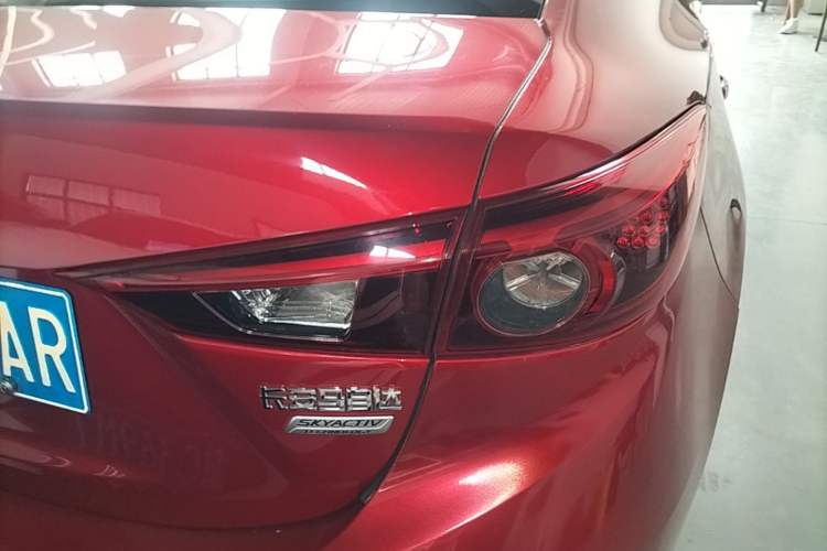Used Mazda 3 Axela 2017 Sedan 1.5L Automatic Luxury Model Emission Standard China V Right Rear Taillight
