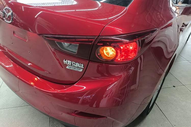 Used Mazda 3 Axela 2017 Sedan 1.5L Automatic Comfort Model Emission Standard China V Right Rear Taillight