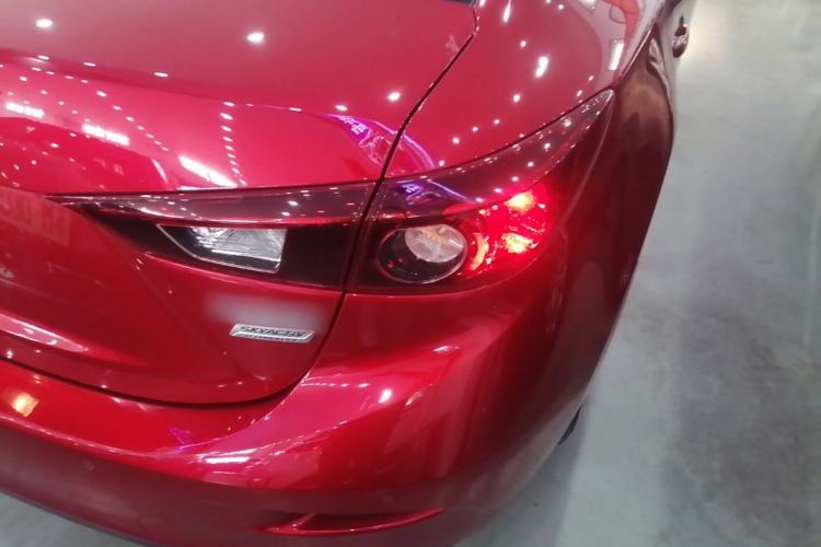 Used Mazda 3 Axela 2017 Sedan 1.5L Automatic Comfort Model Emission Standard China V Right Rear Taillight