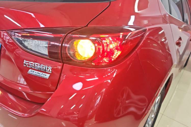 Used Mazda 3 Axela 2017 Hatchback 1.5L Automatic Comfort Model Emission Standard China V Right Rear Taillight
