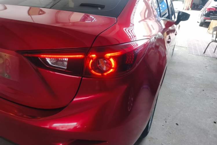 Used Mazda 3 Axela 2017 Sedan 1.5L Automatic Luxury Model Emission Standard China V Right Rear Taillight