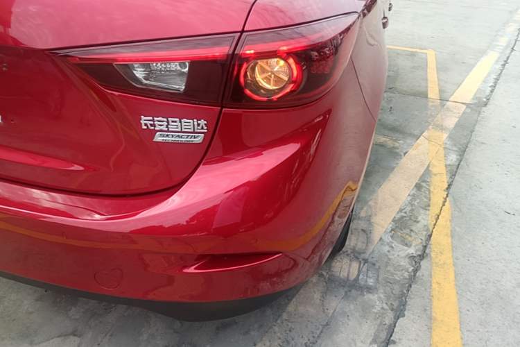 Used Mazda 3 Axela 2017 Sedan 1.5L Automatic Luxury Model Emission Standard China V Right Rear Taillight