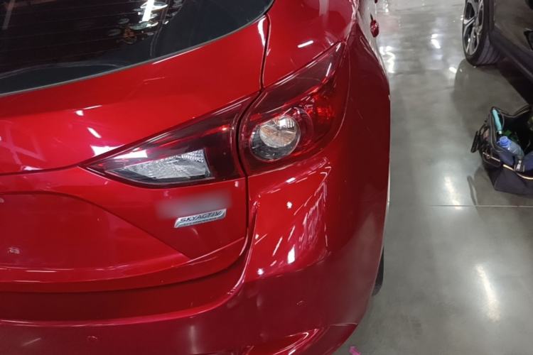Used Mazda 3 Axela 2017 Hatchback 1.5L Automatic Comfort Model Emission Standard China V Right Rear Taillight