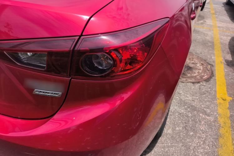 Used Mazda 3 Axela 2017 Sedan 1.5L Manual Comfort Model Emission Standard China V Right Rear Taillight