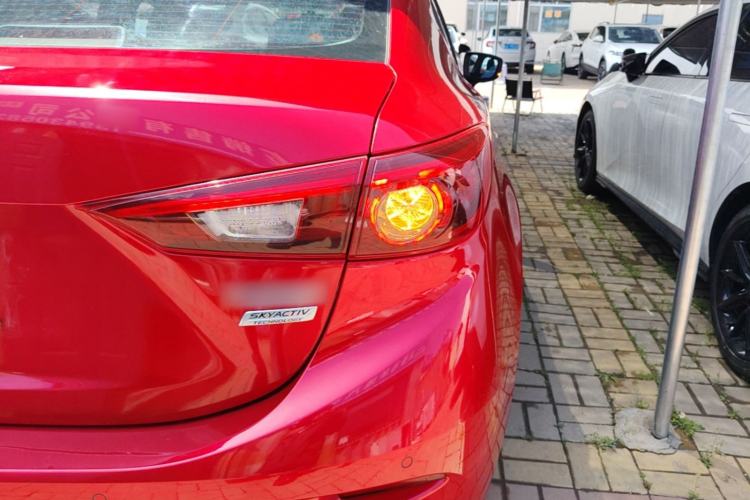 Used Mazda 3 Axela 2017 Sedan 1.5L Automatic Luxury Model China VI Standard Right Rear Taillight