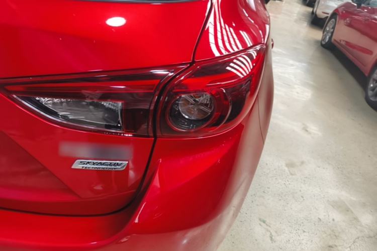 Used Mazda 3 Axela 2017 Hatchback 2.0L Automatic Sport Model China V Emission Standard Right Rear Taillight
